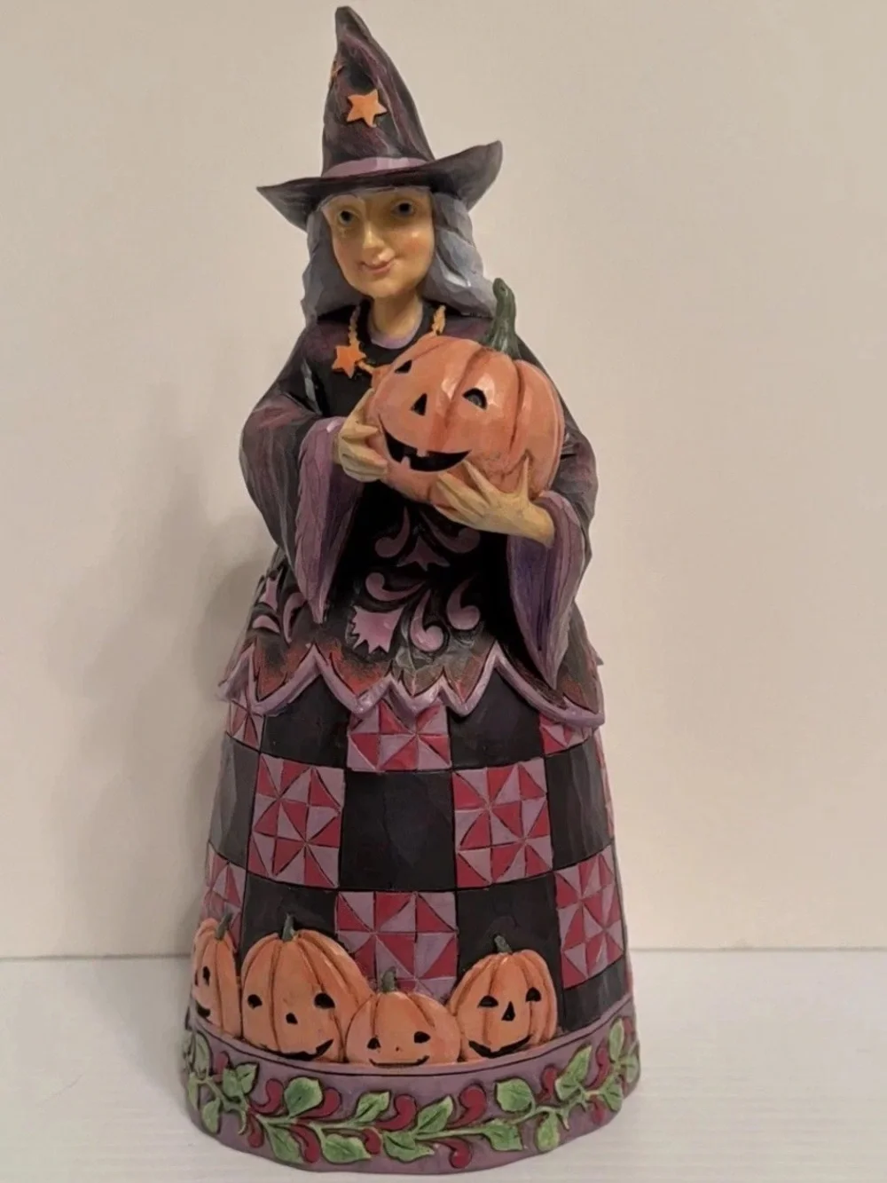 Jim Shore Heartwood Creek Halloween Witch Holding Pumpkin Figurine Spooktacular